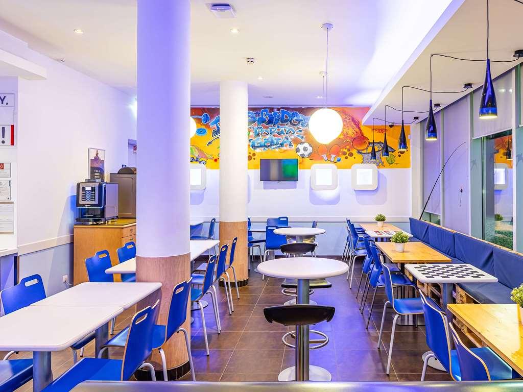 Hotel Ibis Budget Porto Gaia Vila Nova de Gaia Restoran fotoğraf